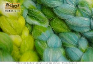 TraciBunkers.com - Superwash Sparkle Spinning Fiber in Limeola TraciBunkers.com - Superwash Sparkle Spinning Fiber in Limeola