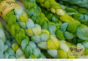 TraciBunkers.com - Superwash Sparkle Spinning Fiber in Limeola TraciBunkers.com - Superwash Sparkle Spinning Fiber in Limeola