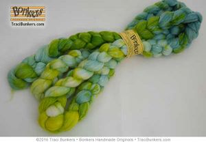 TraciBunkers.com - Superwash Sparkle Spinning Fiber in Limeola TraciBunkers.com - Superwash Sparkle Spinning Fiber in Limeola