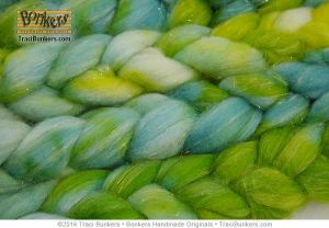 TraciBunkers.com - Superwash Sparkle Spinning Fiber in Limeola TraciBunkers.com - Superwash Sparkle Spinning Fiber in Limeola