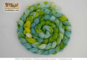 TraciBunkers.com - Superwash Sparkle Spinning Fiber in Limeola TraciBunkers.com - Superwash Sparkle Spinning Fiber in Limeola